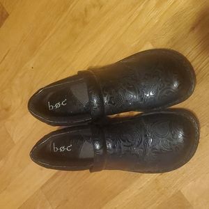 Black textured Peggy b.o.c clogs size 11m